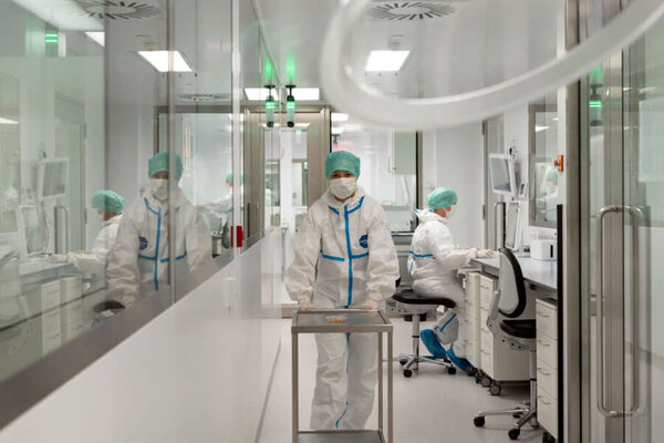 GMP Laborbereich im modularen Raumsysteme errichtet