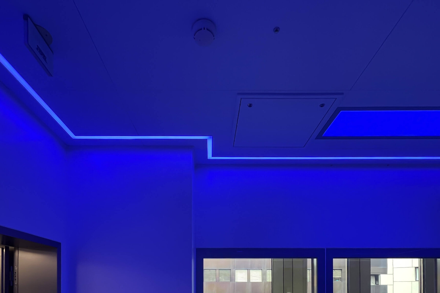 Reference Kantonsspital St.Gallen, HT Control Room management and video routing, LED/RGB illumination