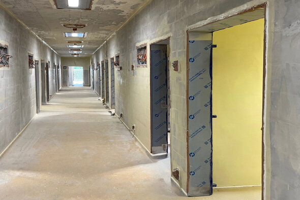 Korridor in der Großtierhaltung A-BSL-3