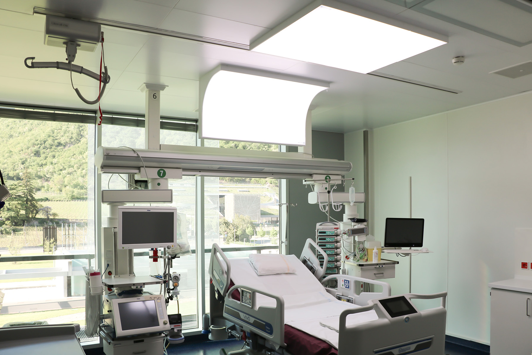 Light element, intensive care room, Central Hospital Bolzano