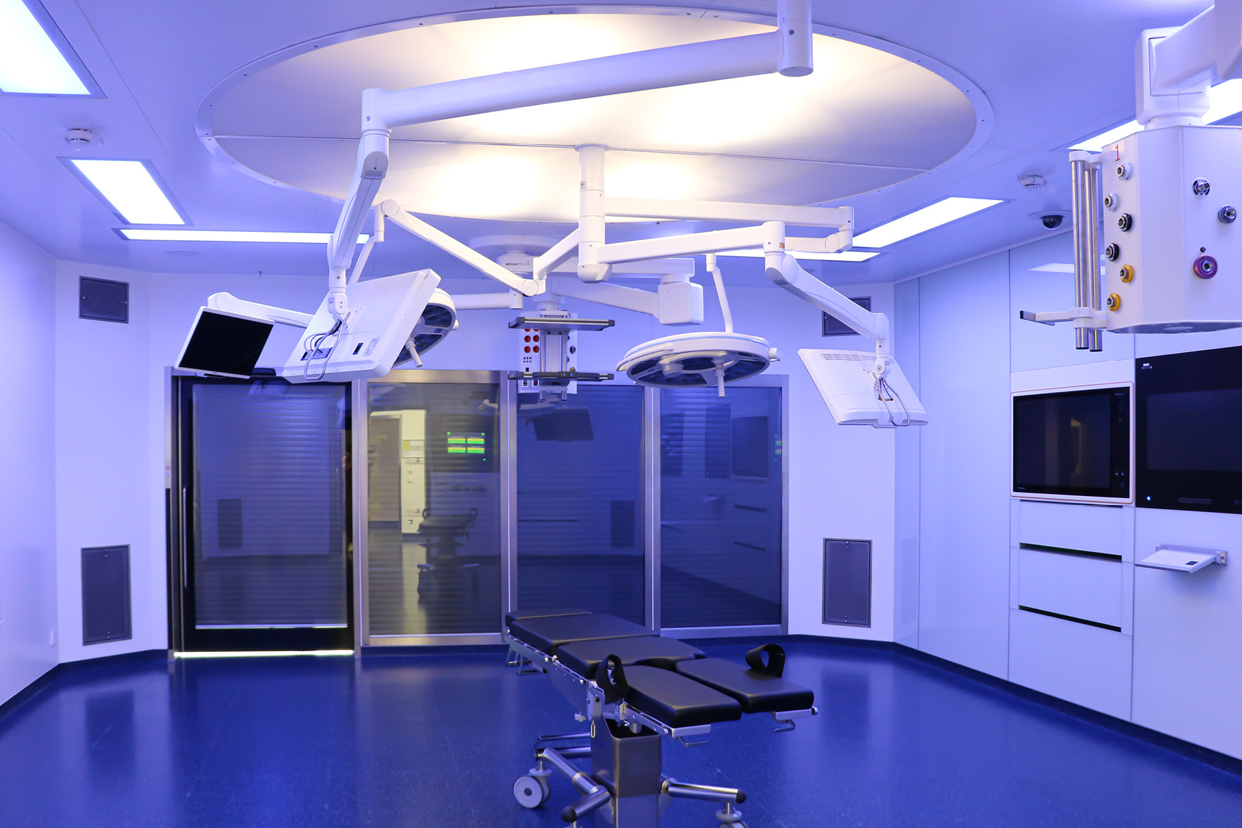 Operating room in modular construction, Bolzano Central Hospital