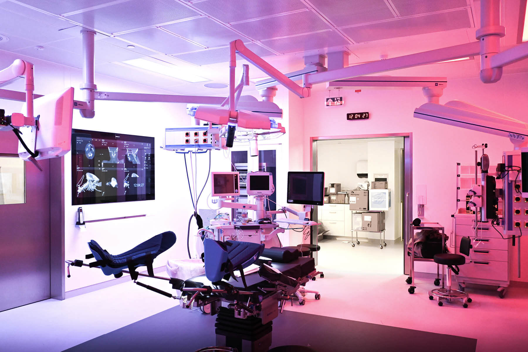 operating room with RGB illumination