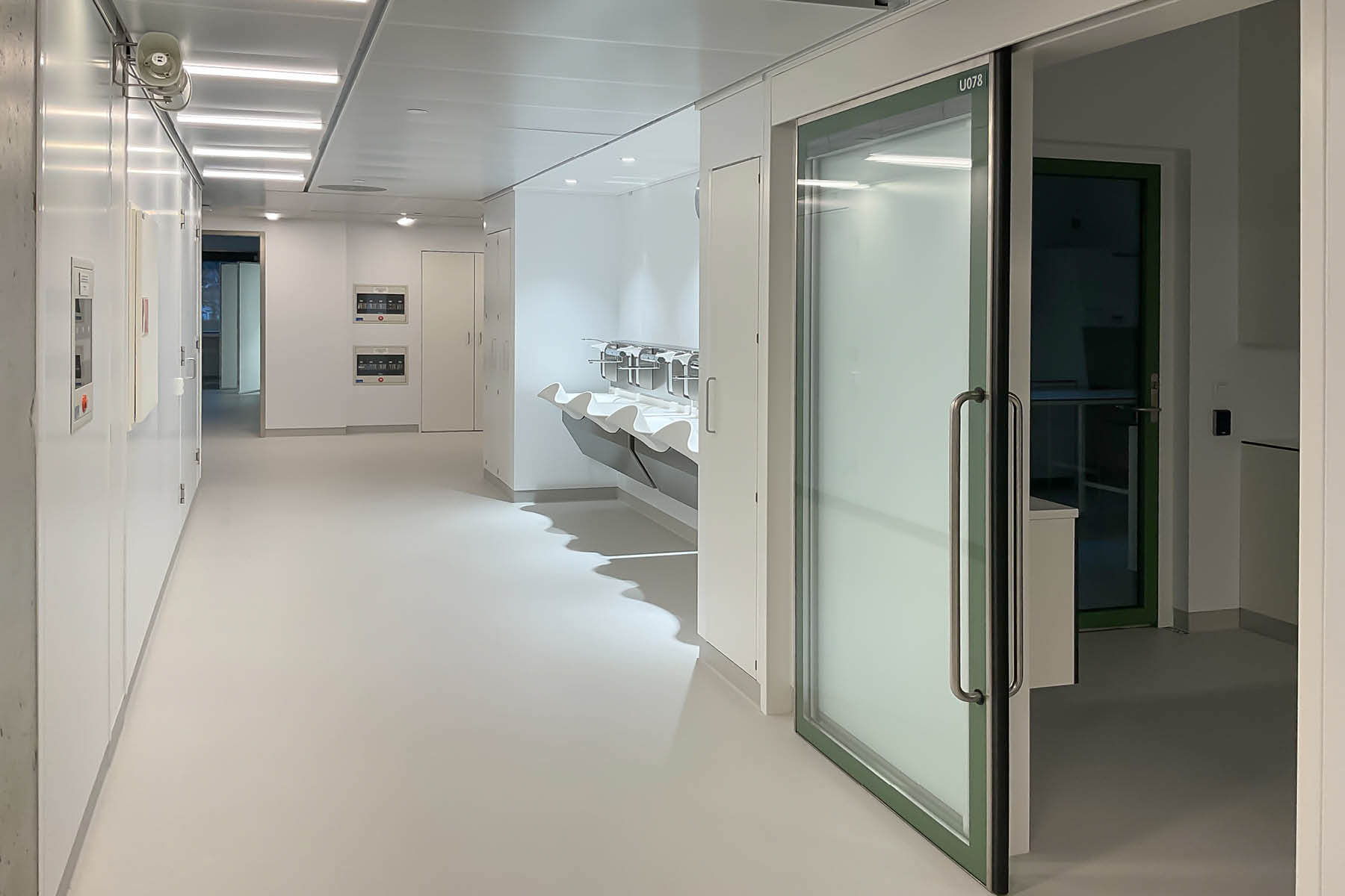 OR corridor with scrub zone