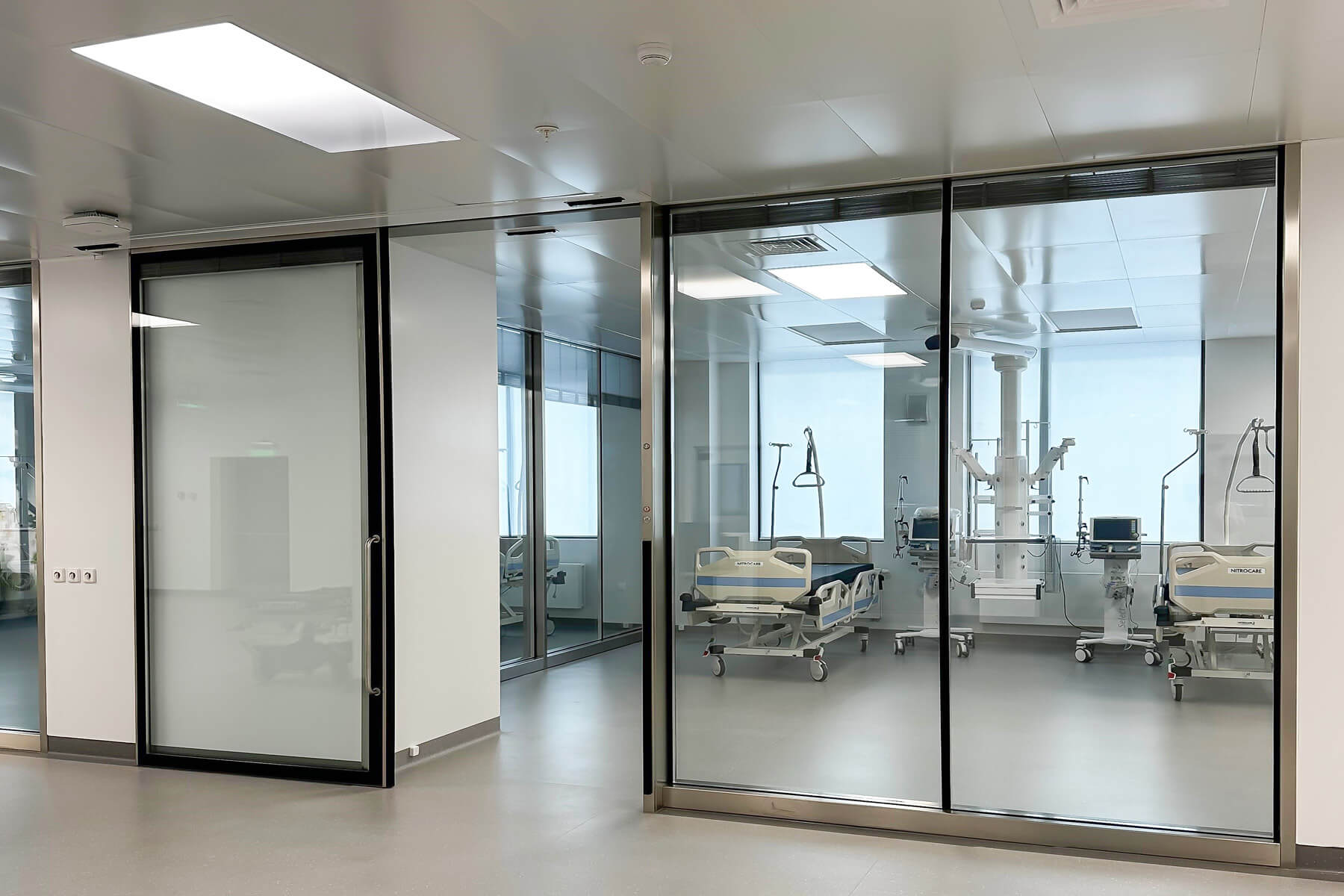 ICU modular glass wall system