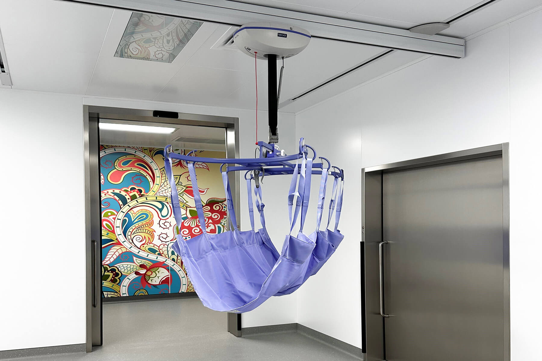 patient lift in an OR area in hospital