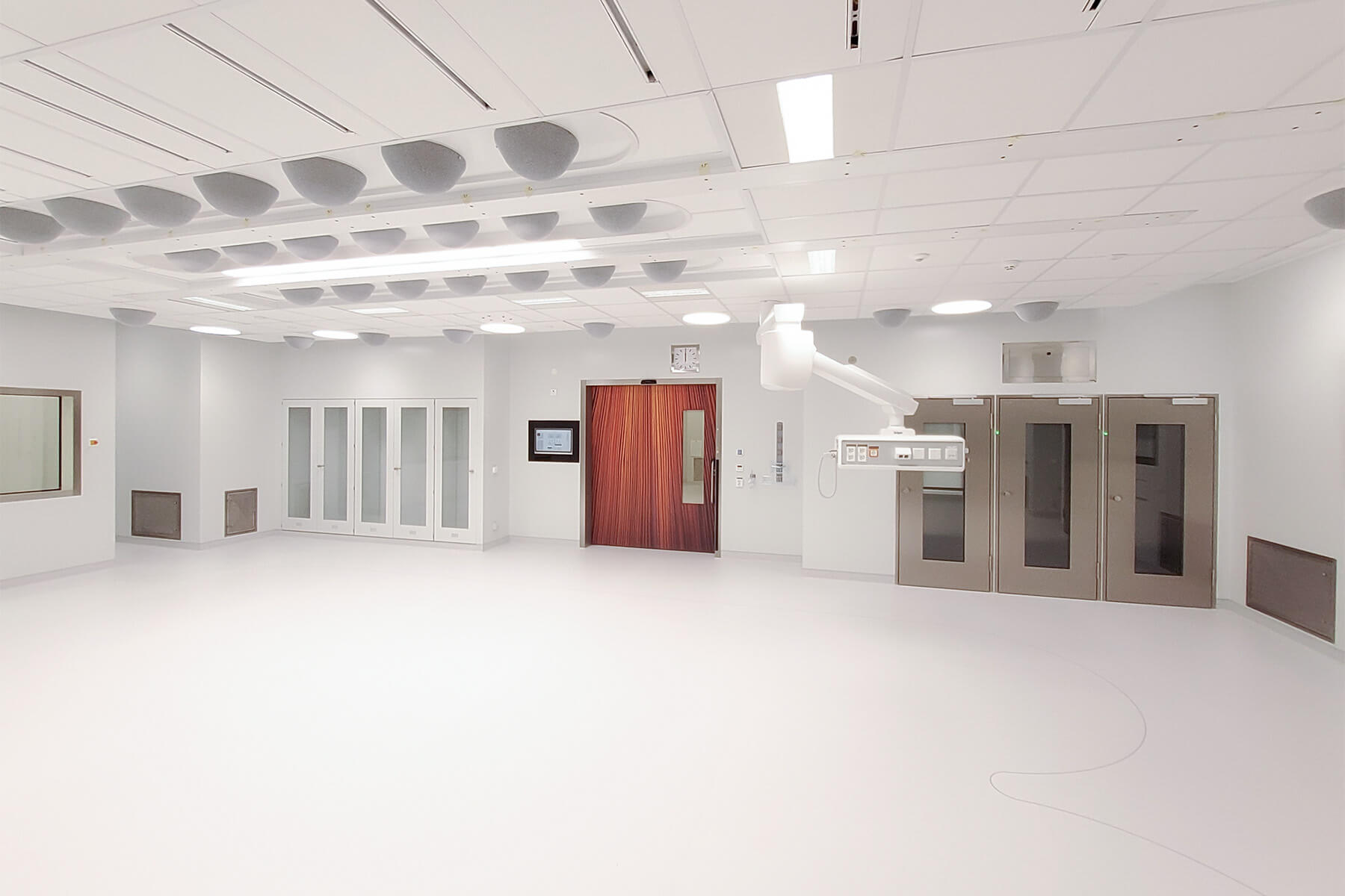 Sliding door with print in the OR